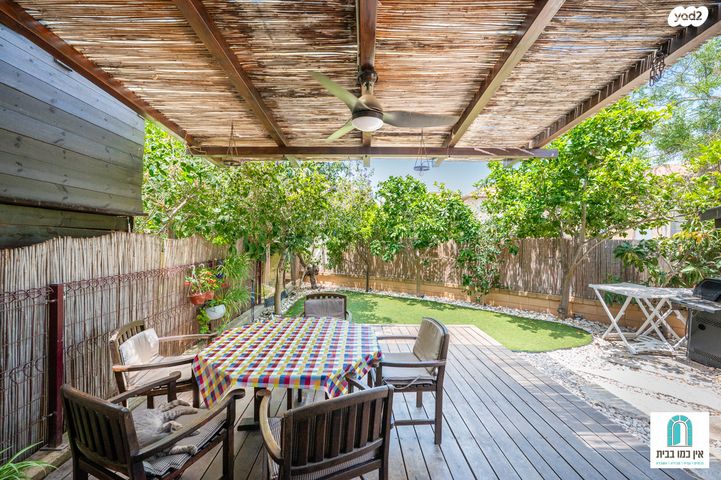 דו משפחתי, בנימינה גבעת עדה