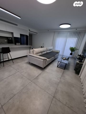 דירה, דרך משה דיין 34, כפיר, נווה כפיר, תל אביב יפו