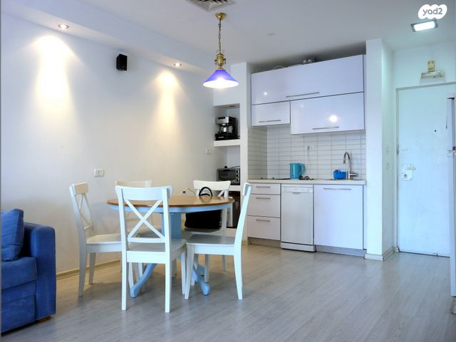 דירה, שדרות מנחם בגין 2, גבעת אולגה, חדרה