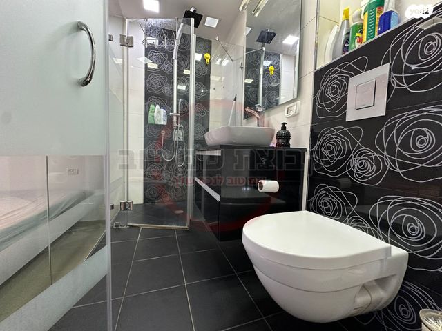 מנחם אוסישקין 