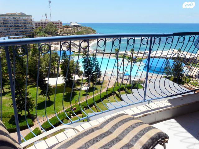 שדרות מנחם בגין 2