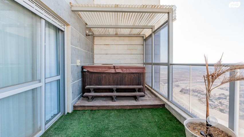 גג/ פנטהאוז, יוסף בורג, נווה זאב, נאות אילן, באר שבע