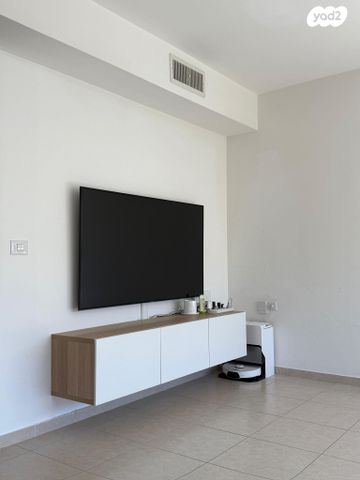 דירה, שרה אמנו, מוריה, מודיעין מכבים רעות