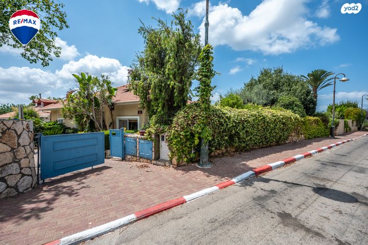 דו משפחתי, זכרון יעקב