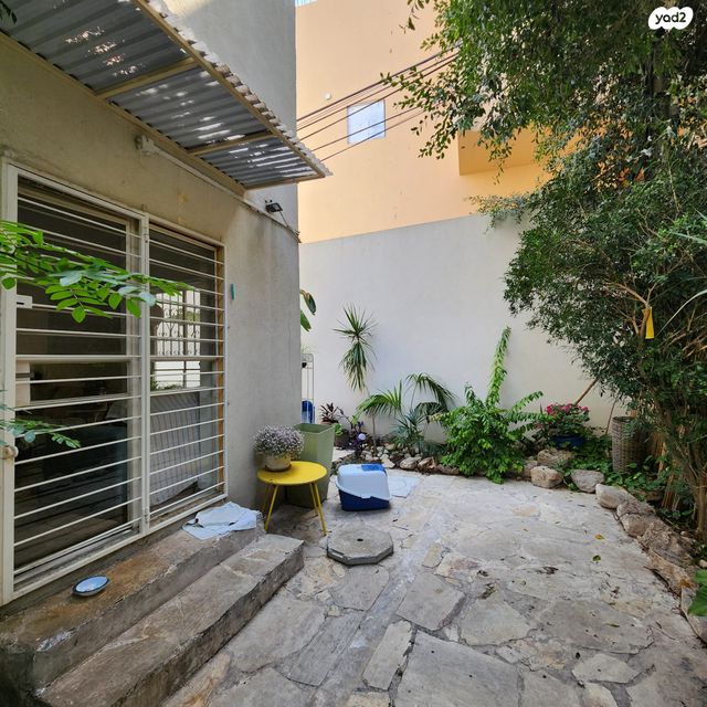 דירת גן, מולכו, נווה צדק, תל אביב יפו