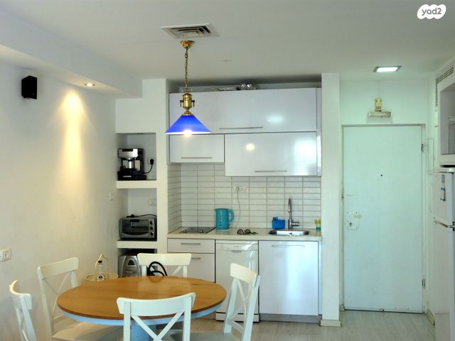 דירה, שדרות מנחם בגין 2, גבעת אולגה, חדרה