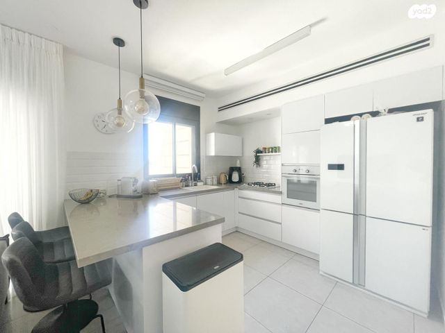 דירה, יעקב תמרי, חצרות המושבה, רחובות