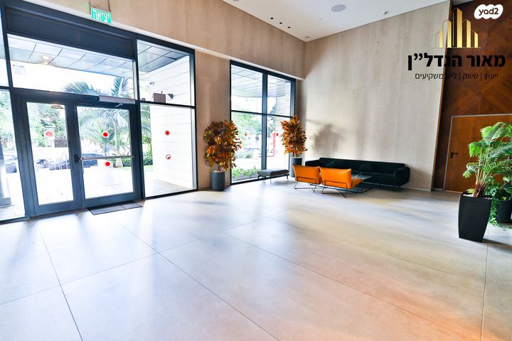 דירה, יעקב תמרי, חצרות המושבה, רחובות