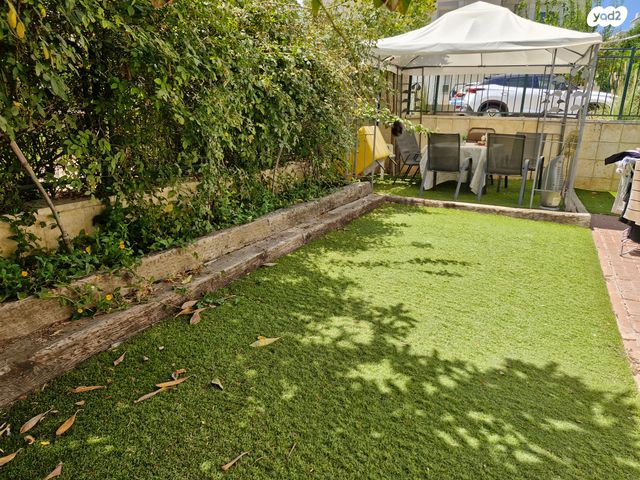 דו משפחתי, שחף, יד בנימין, יד בנימין