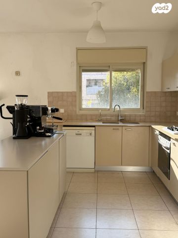 דירה, שרה אמנו, מוריה, מודיעין מכבים רעות