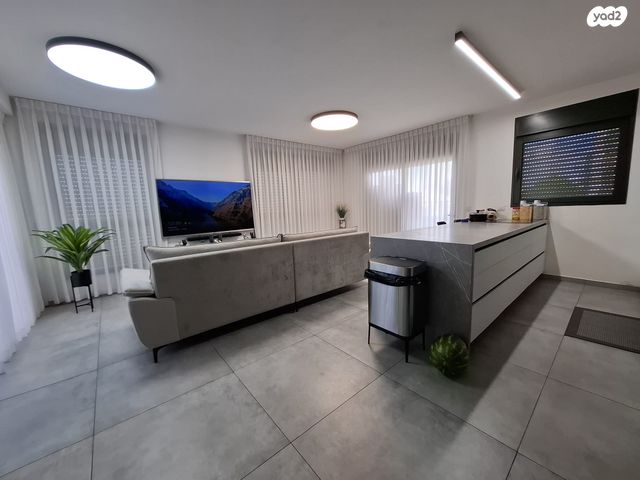 דירה, דרך משה דיין 34, כפיר, נווה כפיר, תל אביב יפו