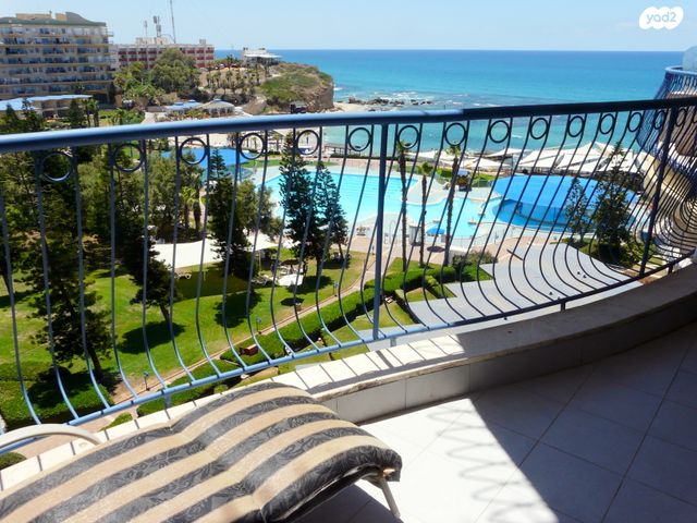 דירה, שדרות מנחם בגין 2, גבעת אולגה, חדרה