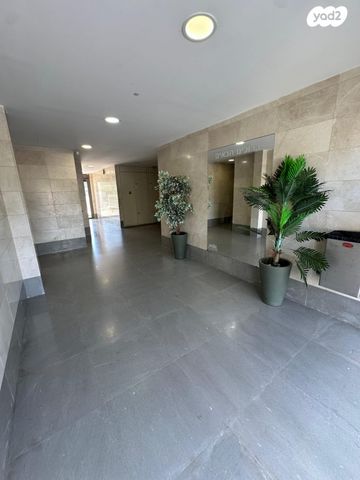 דירת גן, שדרות עמק יזרעאל, שקמים ואגמים, אשקלון