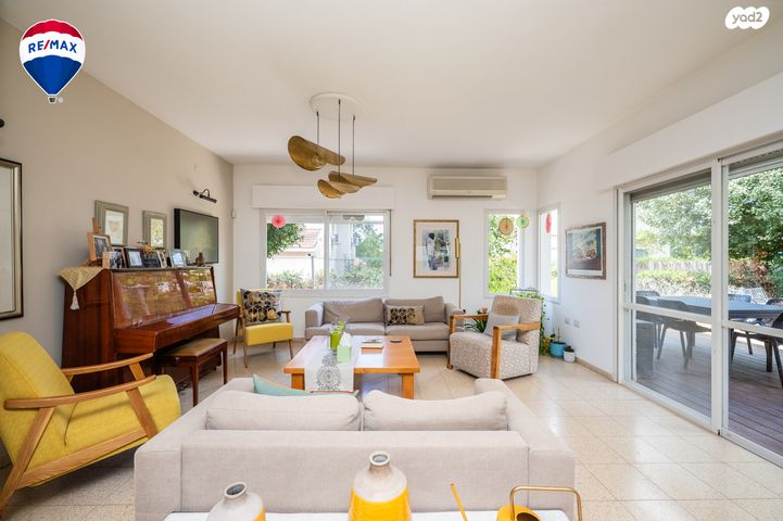 דו משפחתי, זכרון יעקב