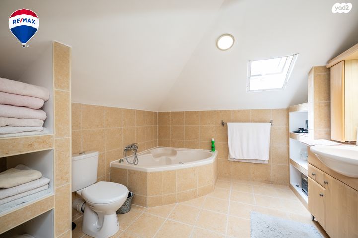 דו משפחתי, זכרון יעקב