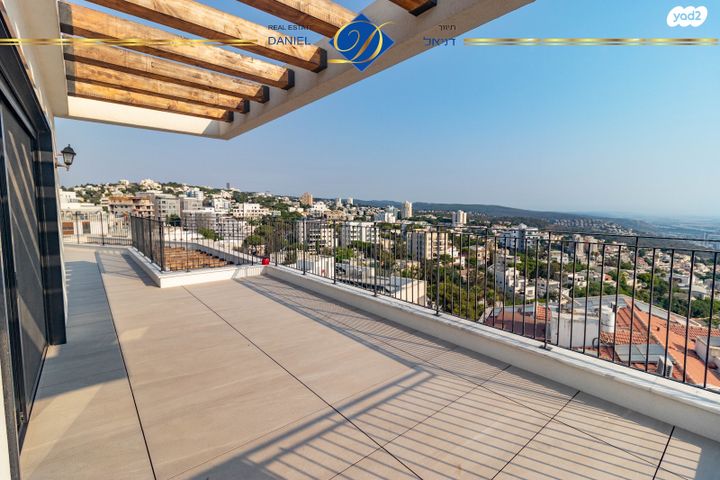 גג/ פנטהאוז, אחוזה, חיפה