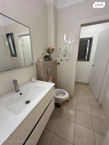 דירת גן, שדרות עמק יזרעאל, שקמים ואגמים, אשקלון