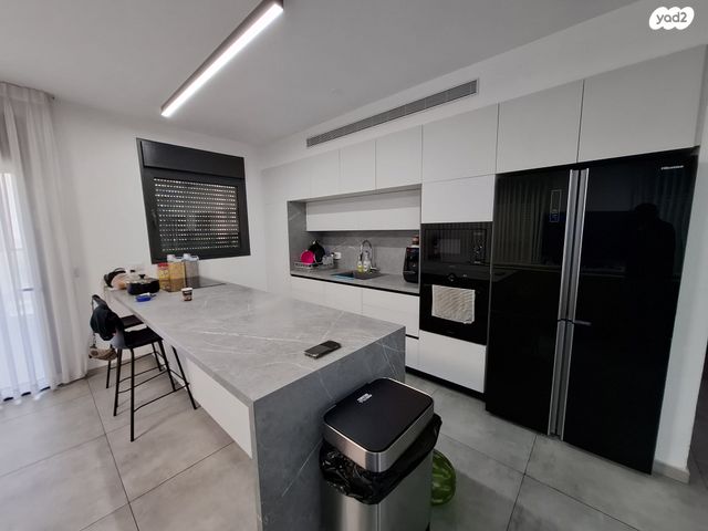 דירה, דרך משה דיין 34, כפיר, נווה כפיר, תל אביב יפו