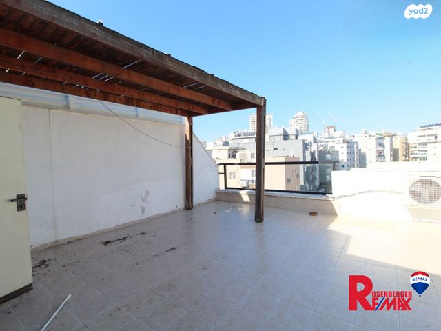 גג/ פנטהאוז, בזל 8, דרום מערב ותיק, בת ים