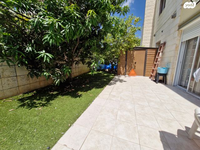 דו משפחתי, שחף, יד בנימין, יד בנימין