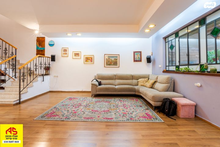 דו משפחתי, לח"י 52, הפרפר, קרית ביאליק