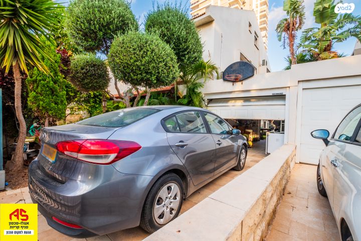 דו משפחתי, לח"י 52, הפרפר, קרית ביאליק