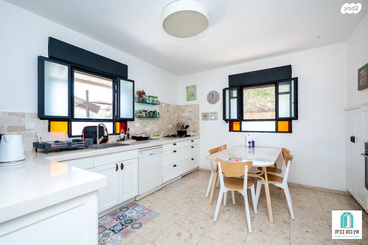 דו משפחתי, בנימינה גבעת עדה