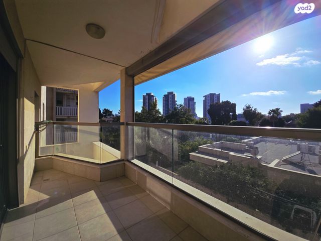 דירה, הרב ריינס 25, צפון מזרח מרכז העיר, נתניה