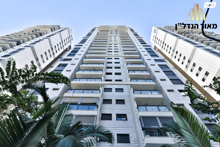 דירה, יעקב תמרי, חצרות המושבה, רחובות