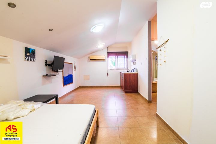 דו משפחתי, לח"י 52, הפרפר, קרית ביאליק