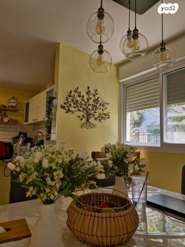 דו משפחתי, שחף, יד בנימין, יד בנימין