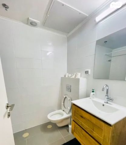 דופלקס, אור עקיבא