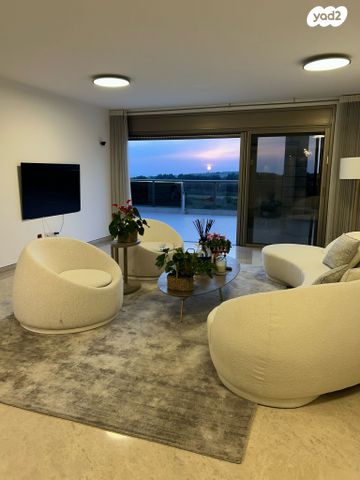 גג/ פנטהאוז, אזורי חן, גימל החדשה, תל אביב יפו