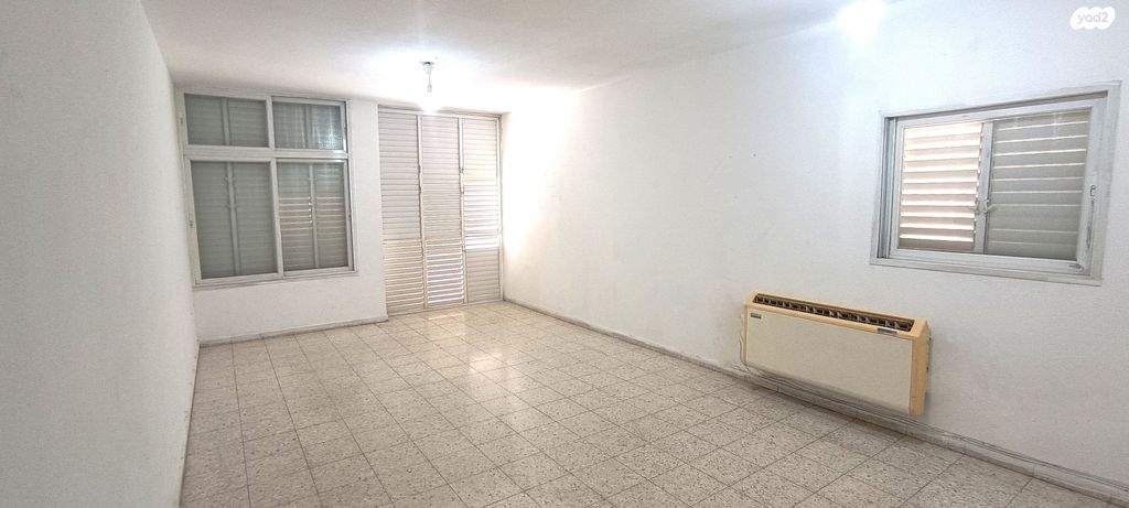 דירה, הרב קטרוני, פתח תקווה