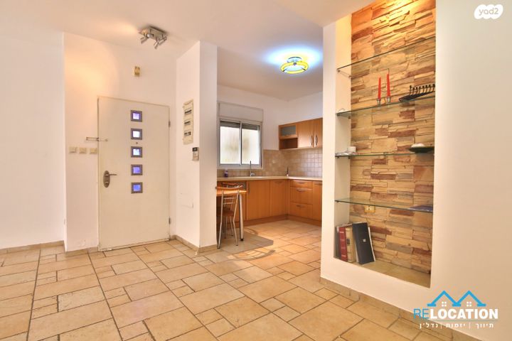 דירת גן, דייגו וולסקיז, גבעת טל, קרית אתא