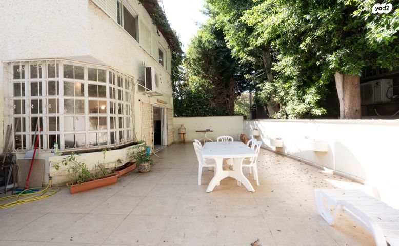 דו משפחתי, יהודה הנשיא, הרצליה הצעירה, הרצליה