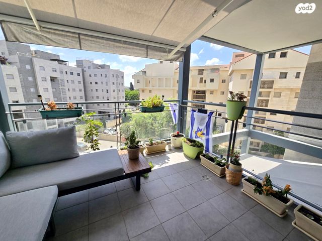 דירה, שביל הזהב, 2008, רעננה