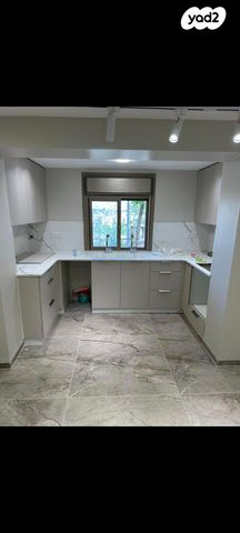 דירה, א.י. שחראי, בית וגן, ירושלים