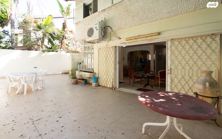 דו משפחתי, יהודה הנשיא, הרצליה הצעירה, הרצליה