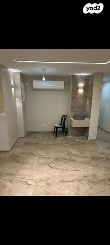 דירה, א.י. שחראי, בית וגן, ירושלים