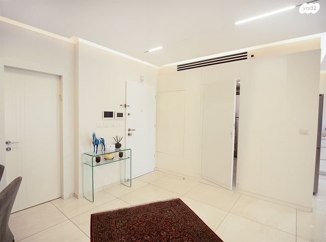 דירה, אושר גולדוסר 3, כפר גנים ג, פתח תקווה