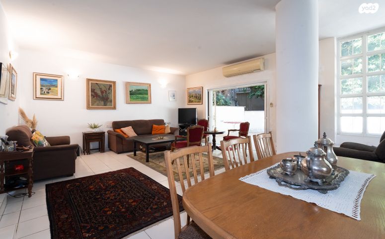 דו משפחתי, יהודה הנשיא, הרצליה הצעירה, הרצליה