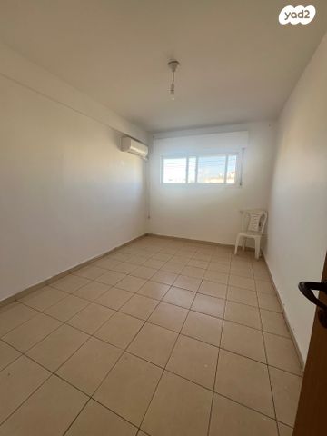 דירה, יצחק בן צבי, קרית חיים מזרחית, חיפה