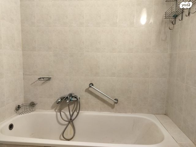 דירה, שיכוני מזרחי, כפר סבא