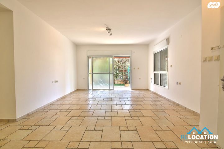 דירת גן, דייגו וולסקיז, גבעת טל, קרית אתא