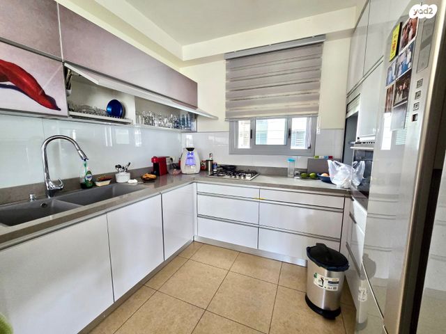 דירה, שביל הזהב, 2008, רעננה