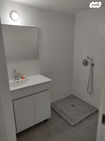 דירת גן, כרמליה, חיפה