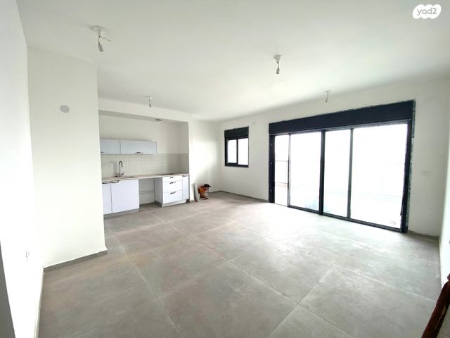 דירה, הרב הרצוג, צפון מערב מרכז העיר, נתניה