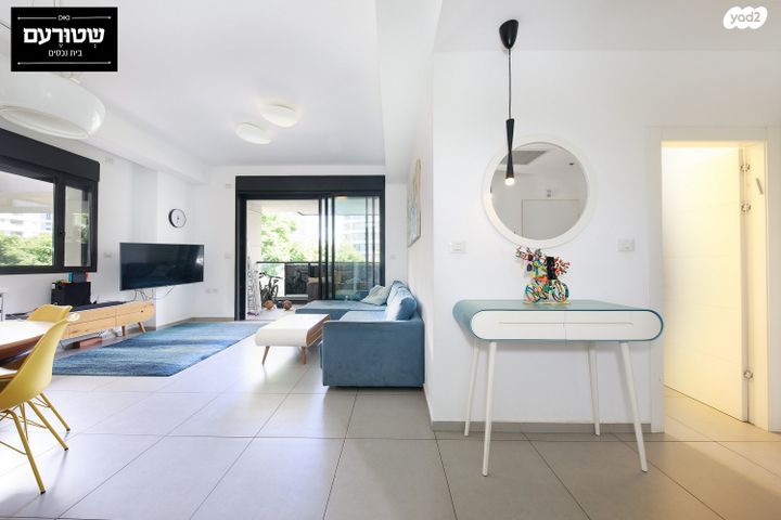 דירה, קניוק יורם, גני שרונה, קרית הממשלה, תל אביב יפו