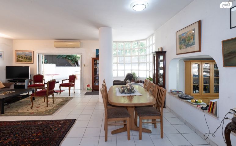 דו משפחתי, יהודה הנשיא, הרצליה הצעירה, הרצליה